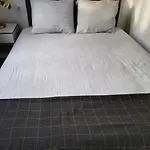 Republica 83 - Campo Pequeno Affittacamere 3*