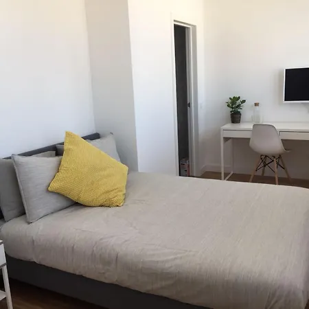 Republica 83 - Campo Pequeno Guest house