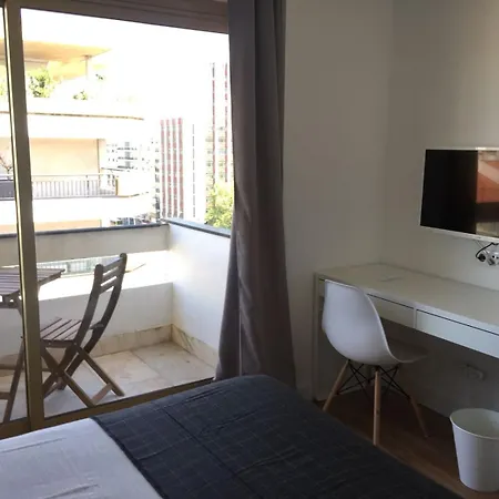 Republica 83 - Campo Pequeno Affittacamere Lisbona