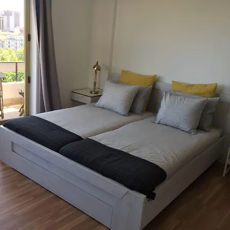 Republica 83 - Campo Pequeno Guest house