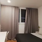 Guest house Republica 83 - Campo Pequeno Lisbon
