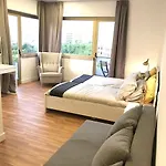 Guest house Republica 83 - Campo Pequeno 3*