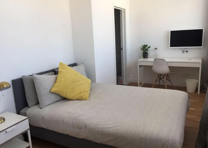 Republica 83 - Campo Pequeno 招待所