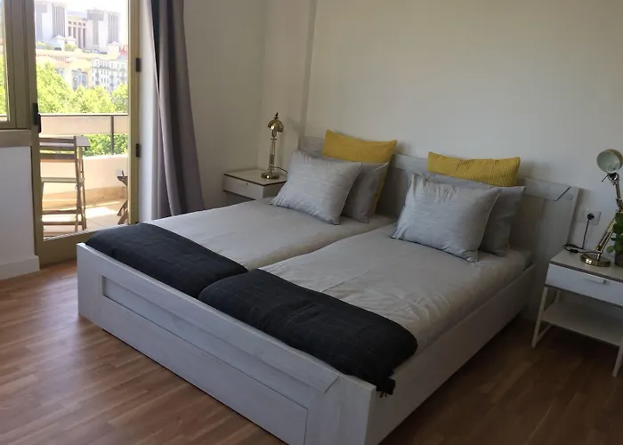 Republica 83 - Campo Pequeno 招待所