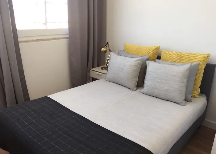 Republica 83 - Campo Pequeno 3* Lisboa