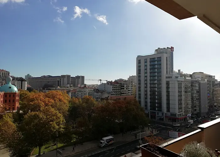 Republica 83 - Campo Pequeno 招待所 3*