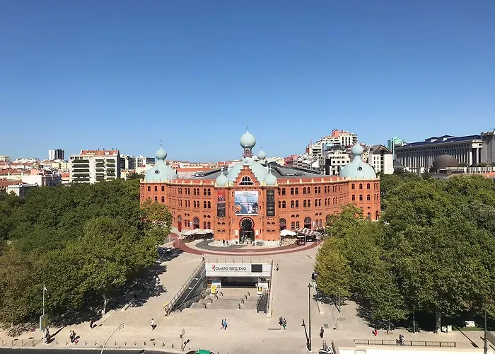 Republica 83 - Campo Pequeno 招待所 3*