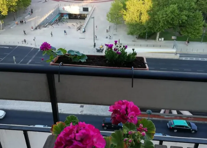 Republica 83 - Campo Pequeno 招待所