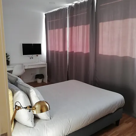 Casa de hóspedes Republica 83 - Campo Pequeno 3*
